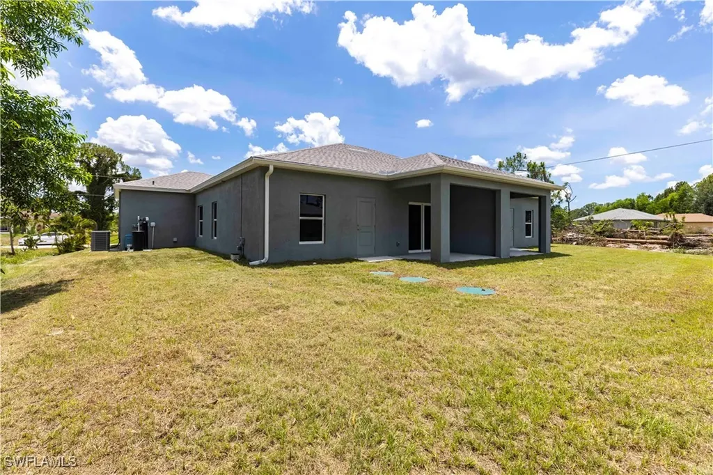 2422 Mae Avenue S Lehigh Acres FL 33973