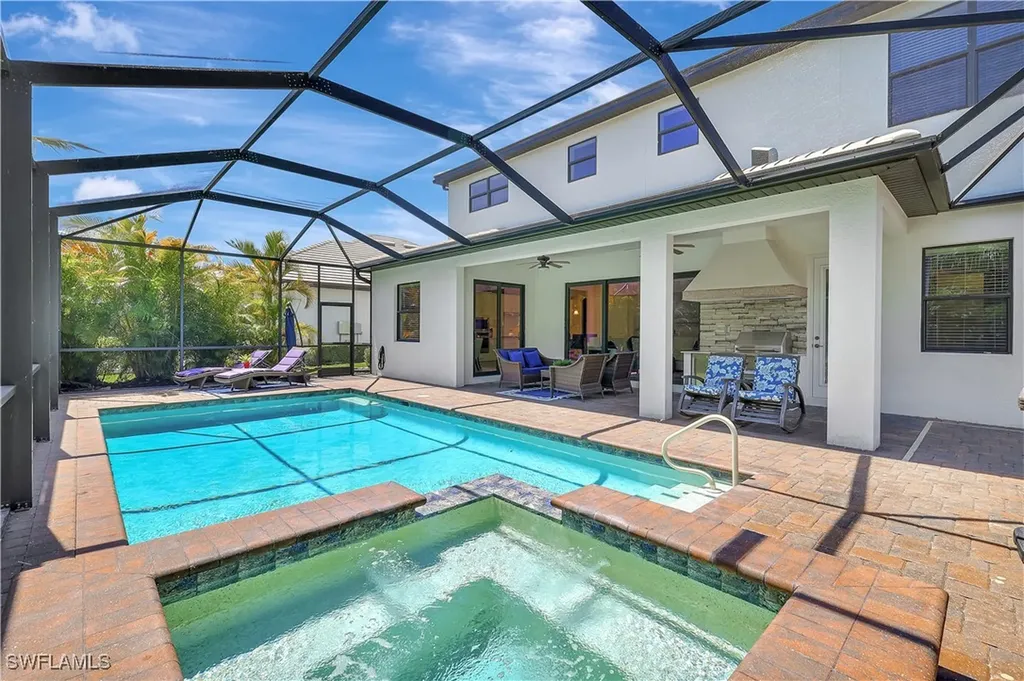 2102 Antigua Lane Naples FL 34120