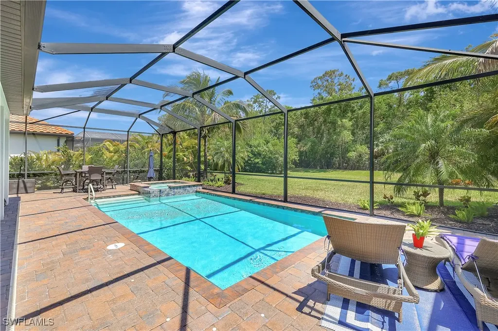 2102 Antigua Lane Naples FL 34120