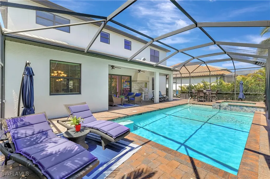 2102 Antigua Lane Naples FL 34120