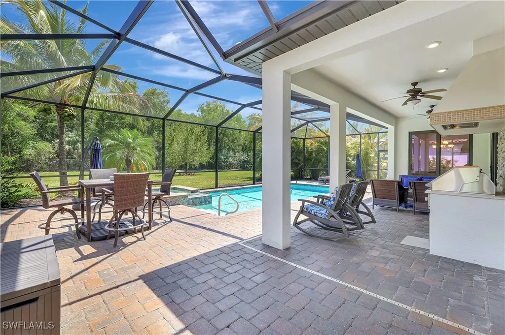 2102 Antigua Lane Naples FL 34120