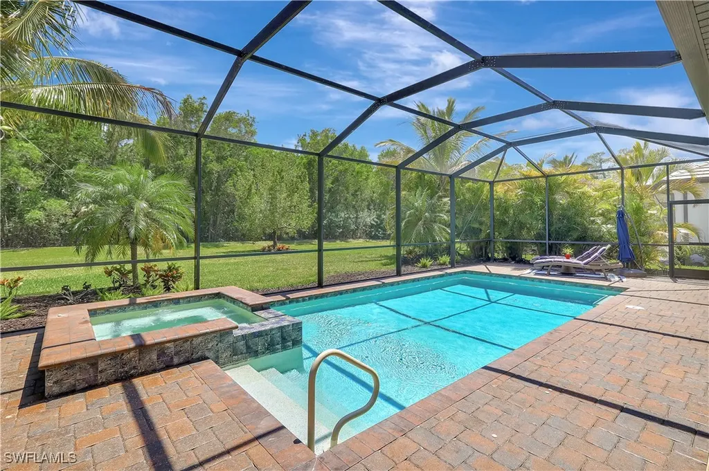 2102 Antigua Lane Naples FL 34120