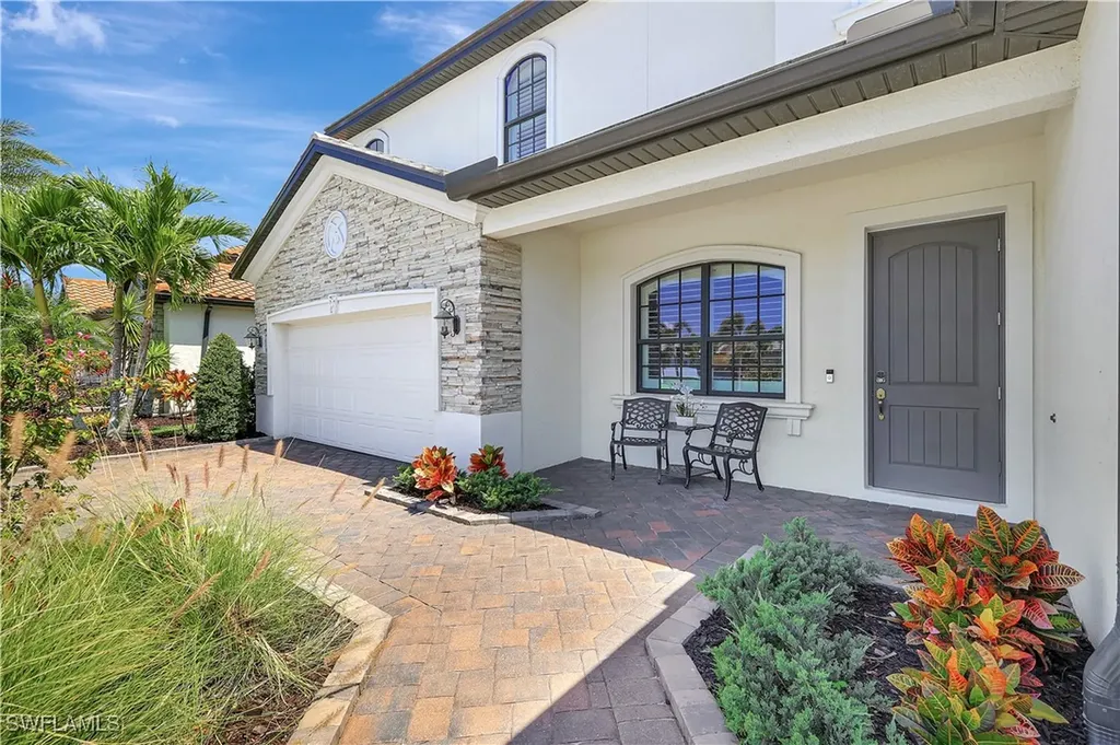 2102 Antigua Lane Naples FL 34120