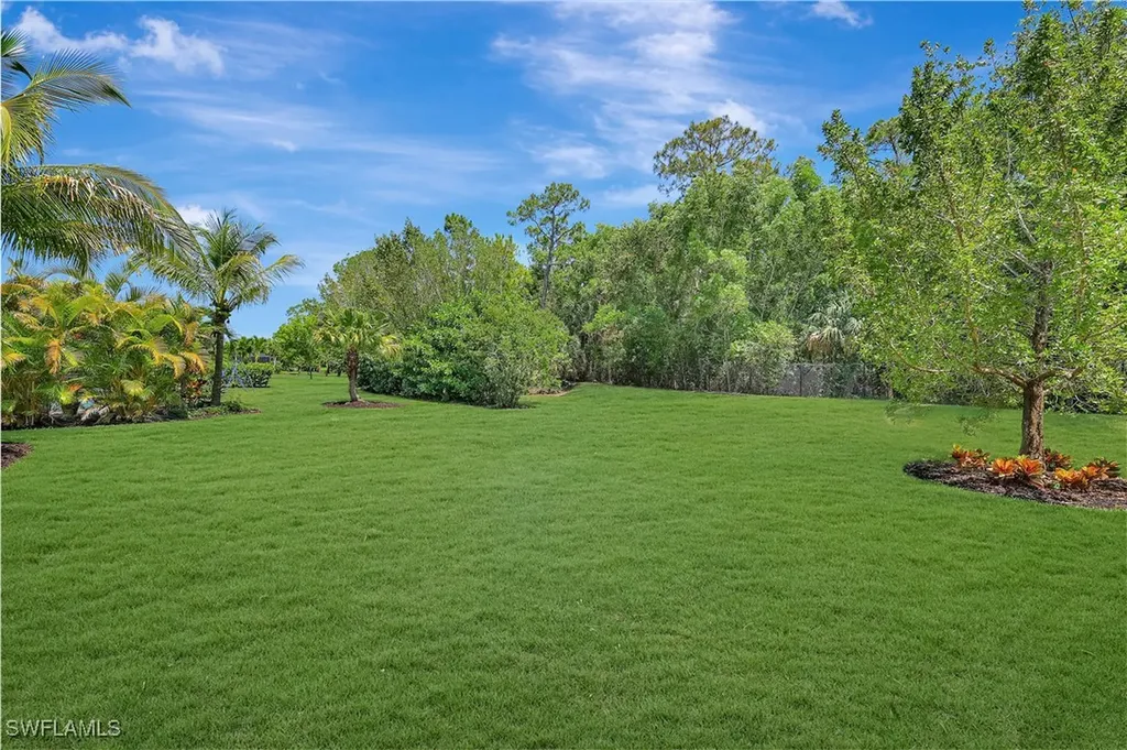 2102 Antigua Lane Naples FL 34120