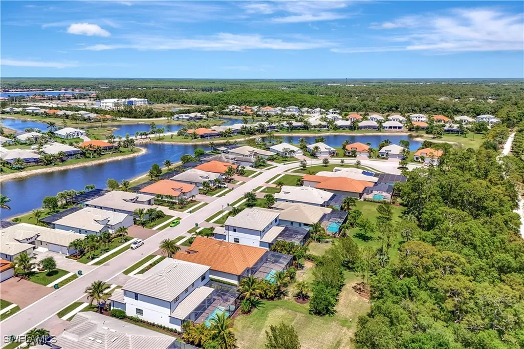 2102 Antigua Lane Naples FL 34120