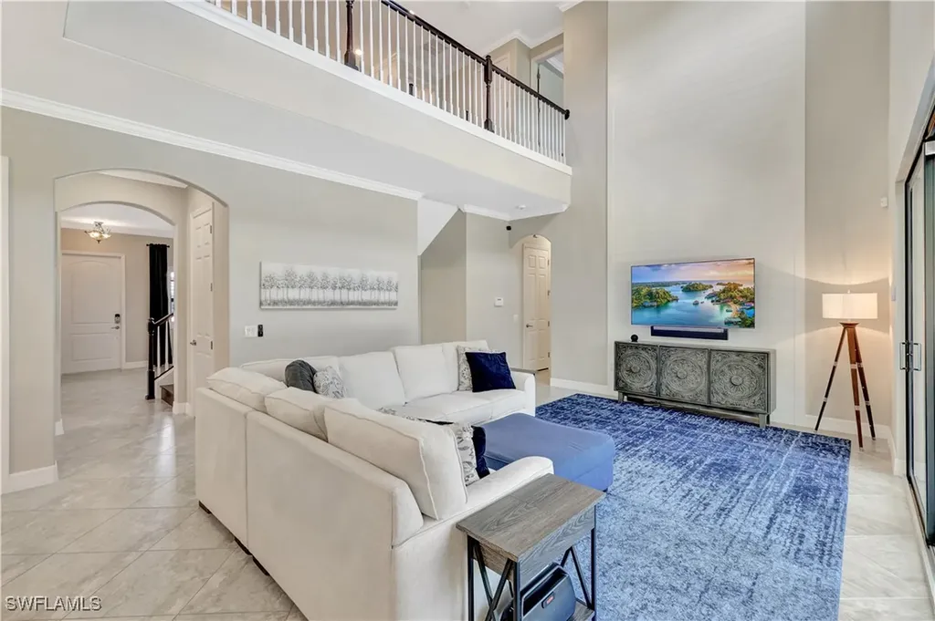 2102 Antigua Lane Naples FL 34120