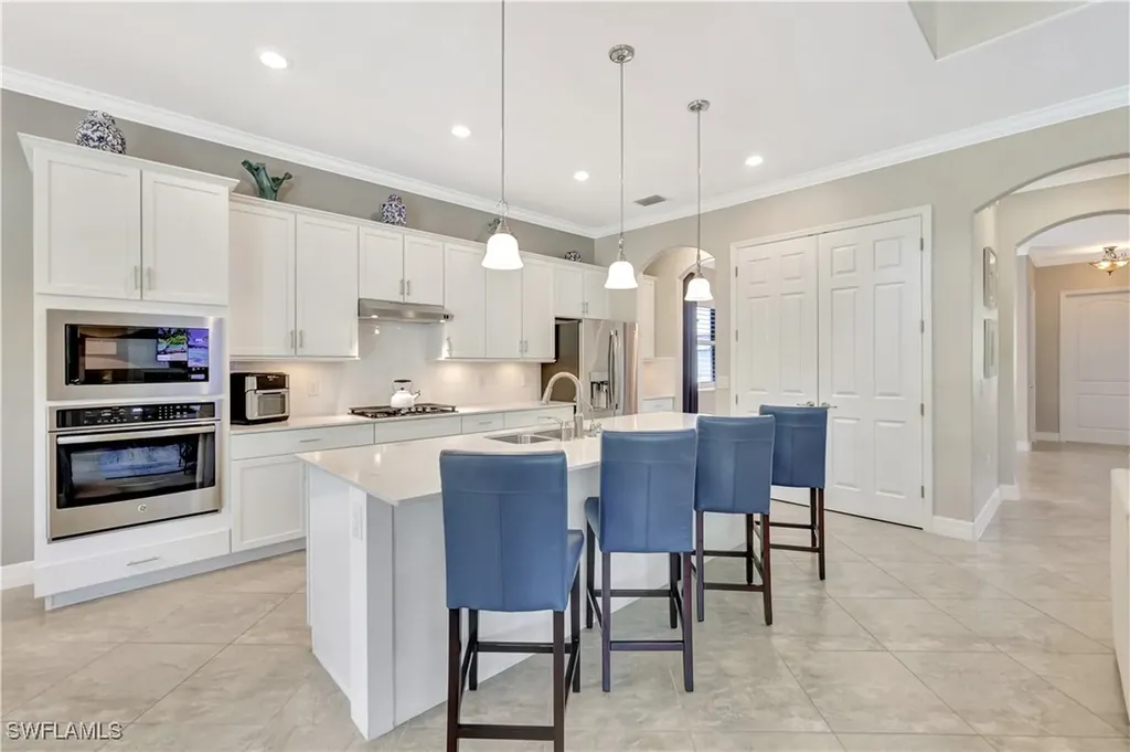 2102 Antigua Lane Naples FL 34120