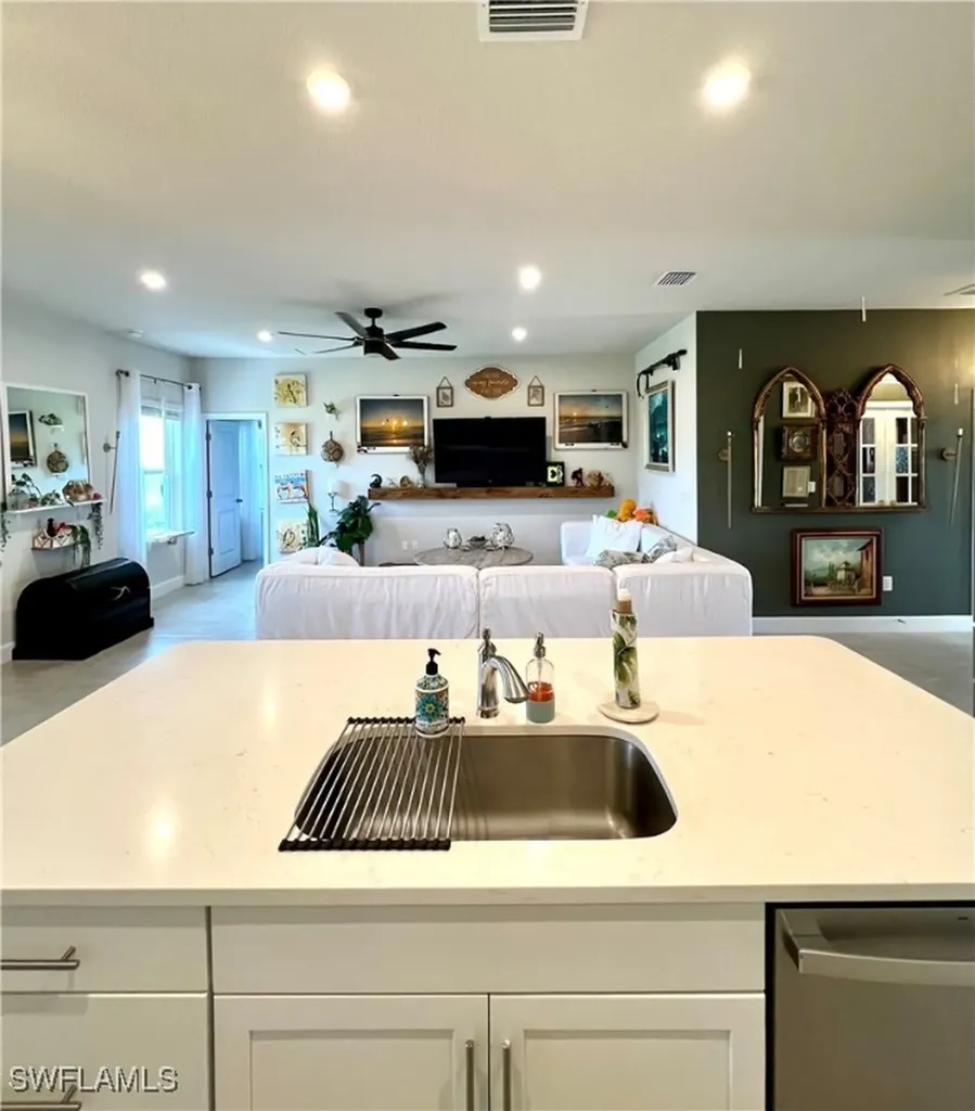 9712 Parrish Glenn Parrish FL 34219-1389