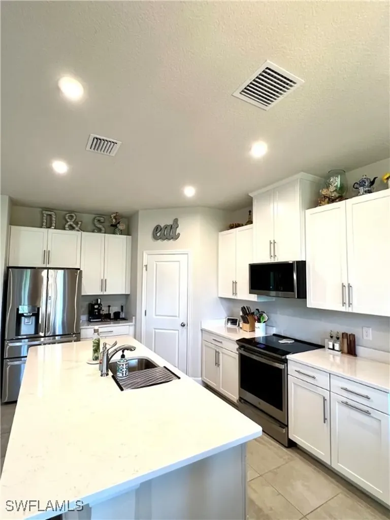 9712 Parrish Glenn Parrish FL 34219-1389