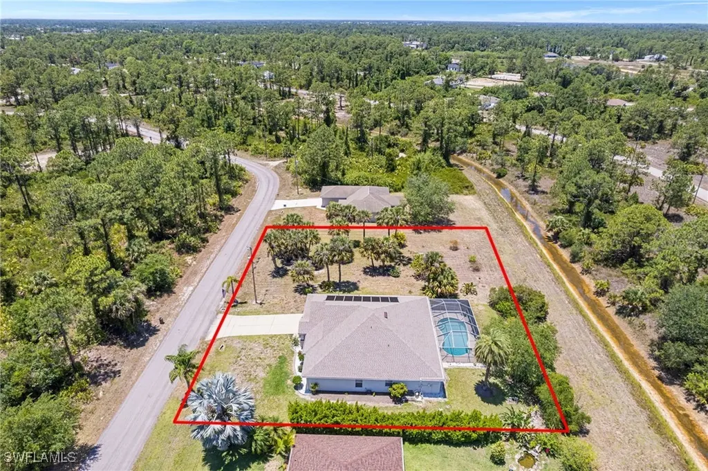 Lehigh Acres FL, 1061 Lilac Street E