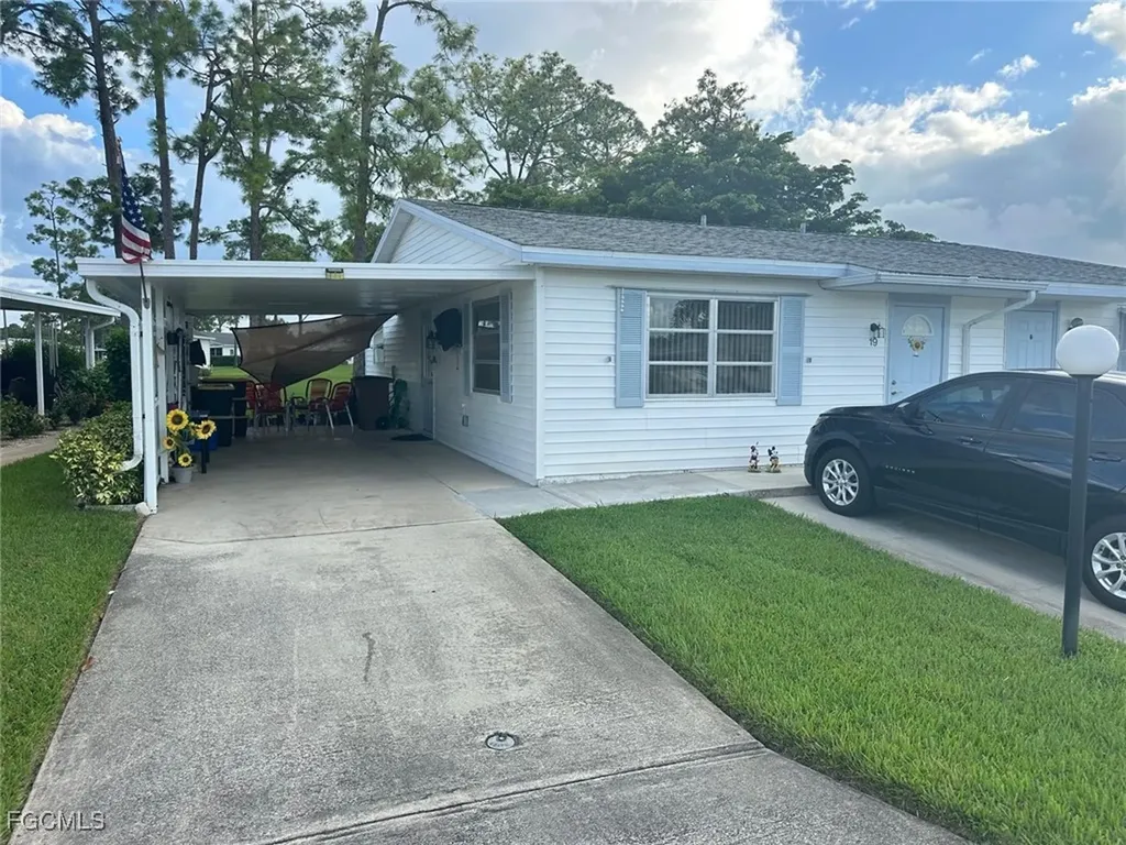19 Pinewood Boulevard Lehigh Acres FL 33936