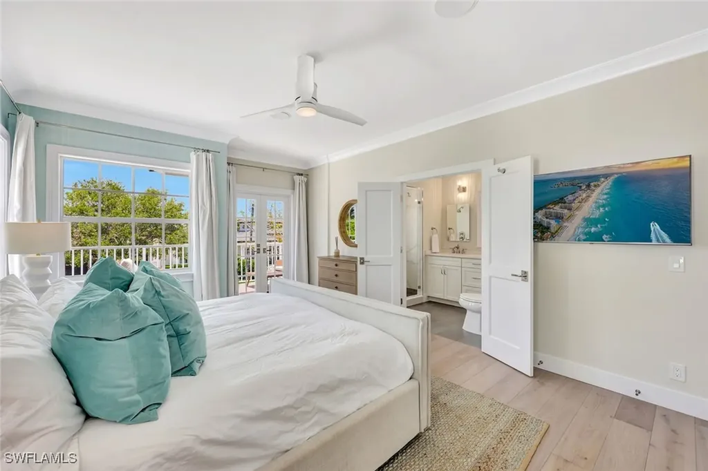 1500 Pelican Avenue Naples FL 34102