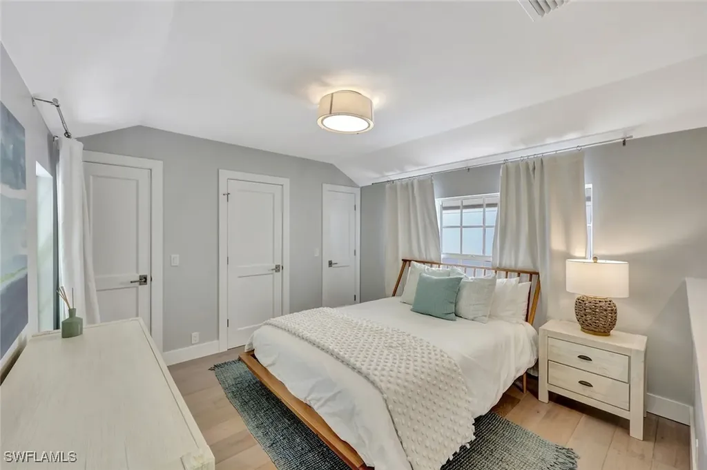 1500 Pelican Avenue Naples FL 34102