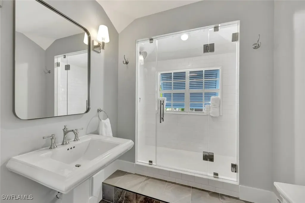 1500 Pelican Avenue Naples FL 34102