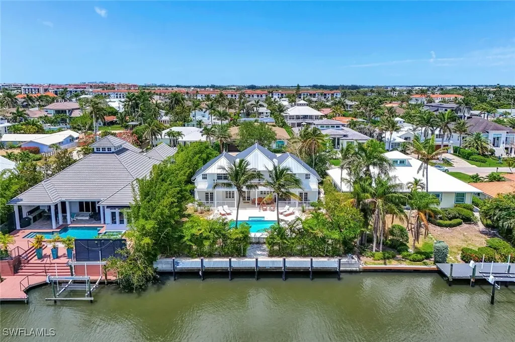 1500 Pelican Avenue Naples FL 34102