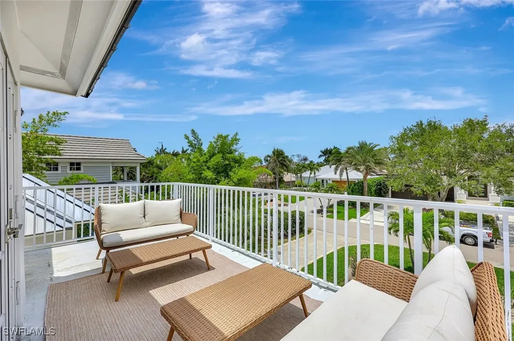 1500 Pelican Avenue Naples FL 34102