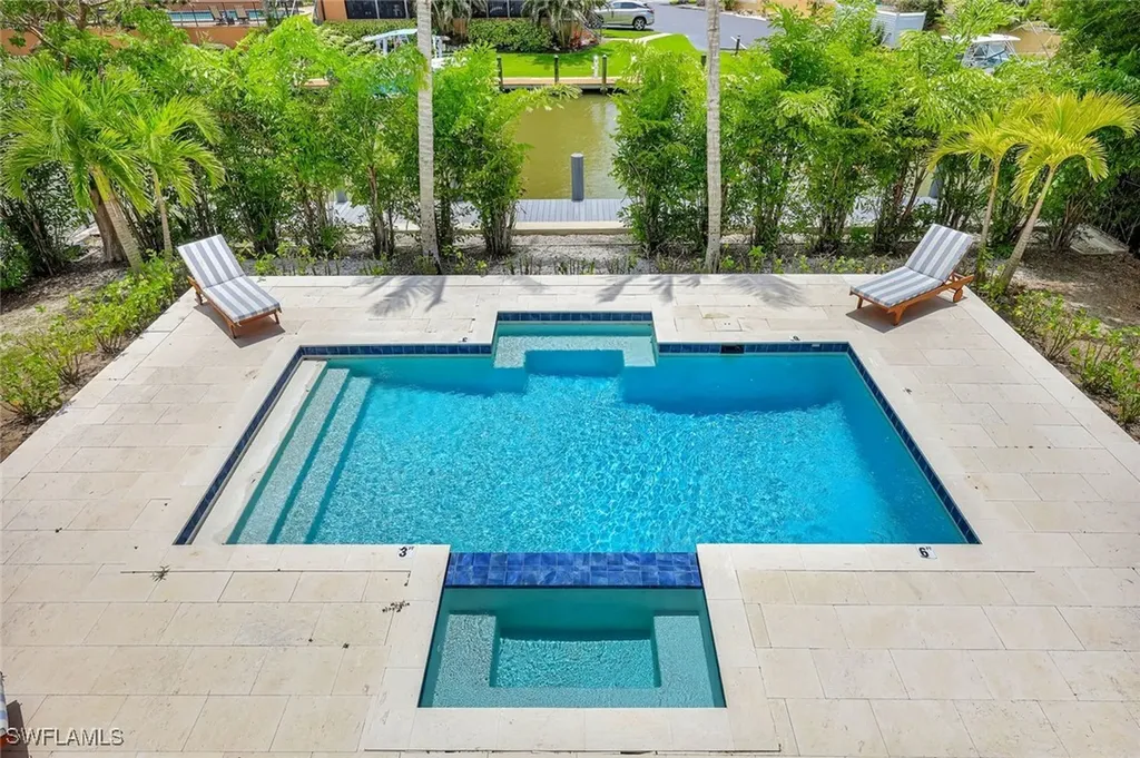 1500 Pelican Avenue Naples FL 34102