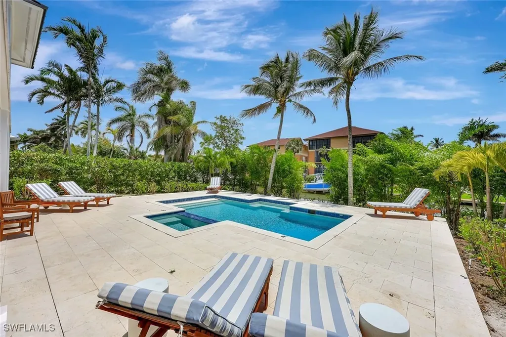 1500 Pelican Avenue Naples FL 34102