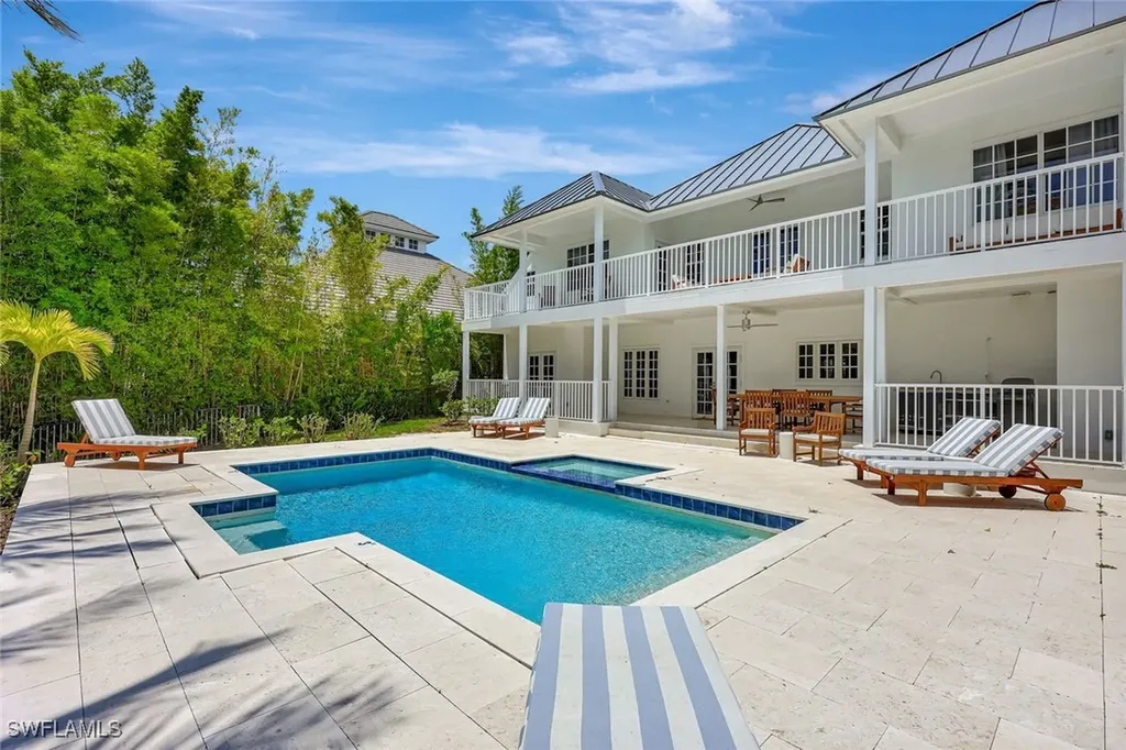1500 Pelican Avenue Naples FL 34102