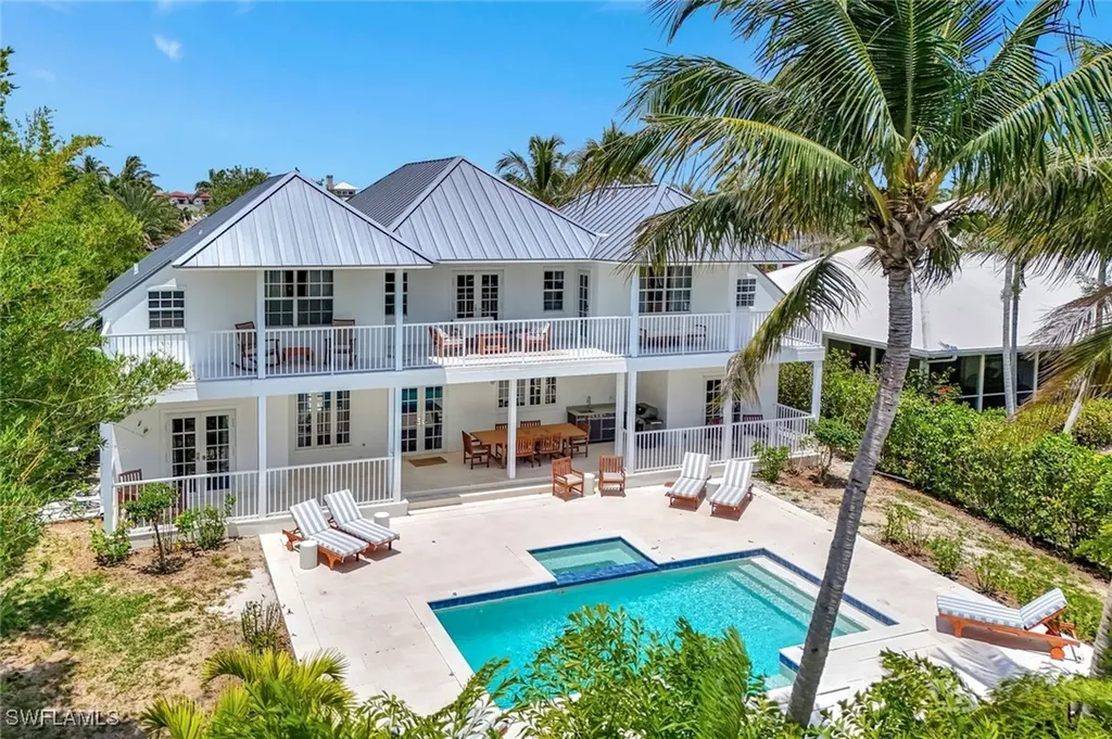 1500 Pelican Avenue Naples FL 34102