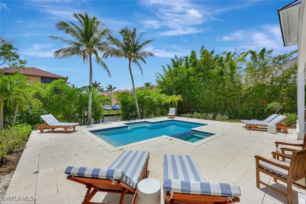 1500 Pelican Avenue Naples FL 34102
