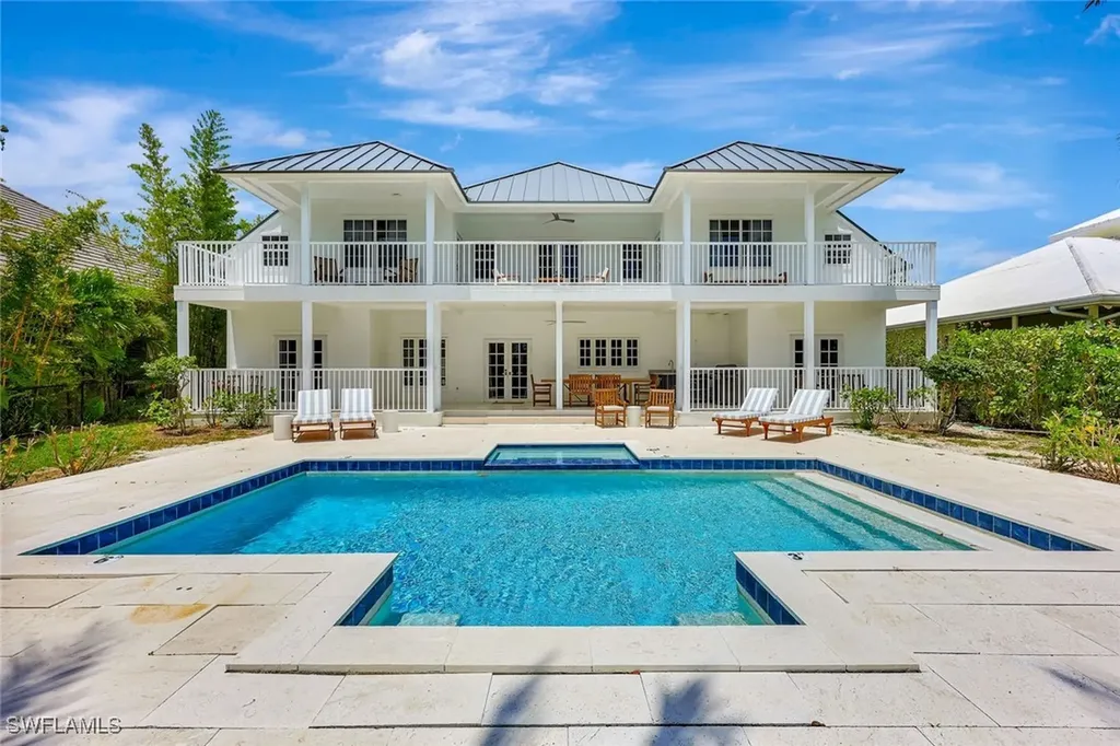 1500 Pelican Avenue Naples FL 34102