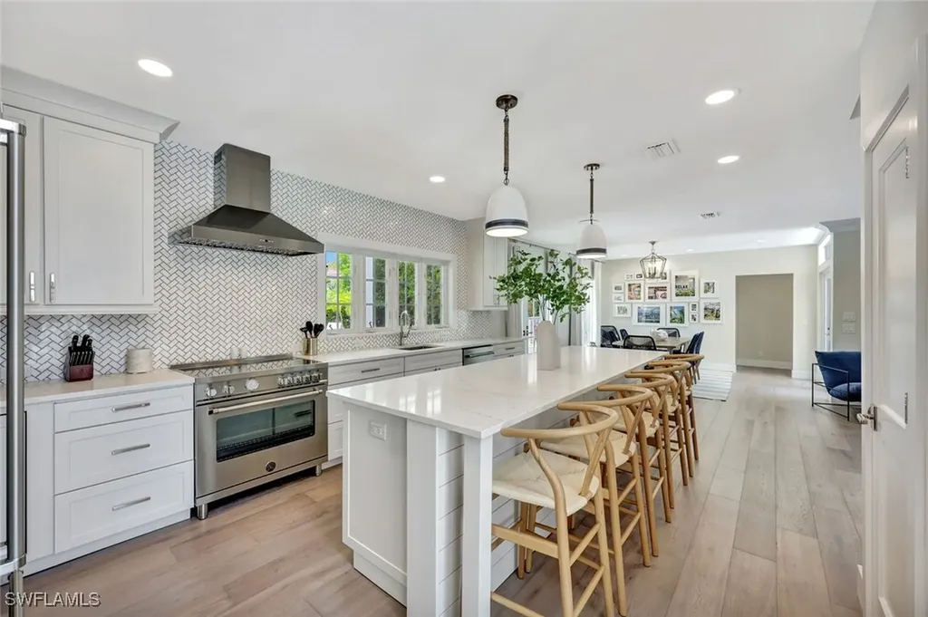 1500 Pelican Avenue Naples FL 34102