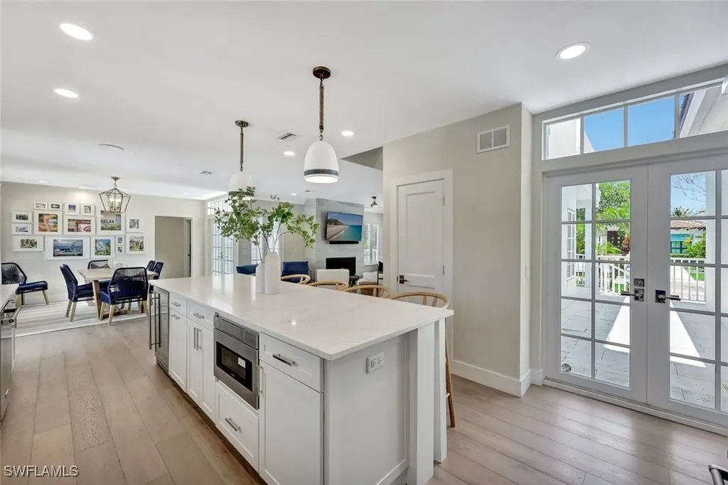 1500 Pelican Avenue Naples FL 34102