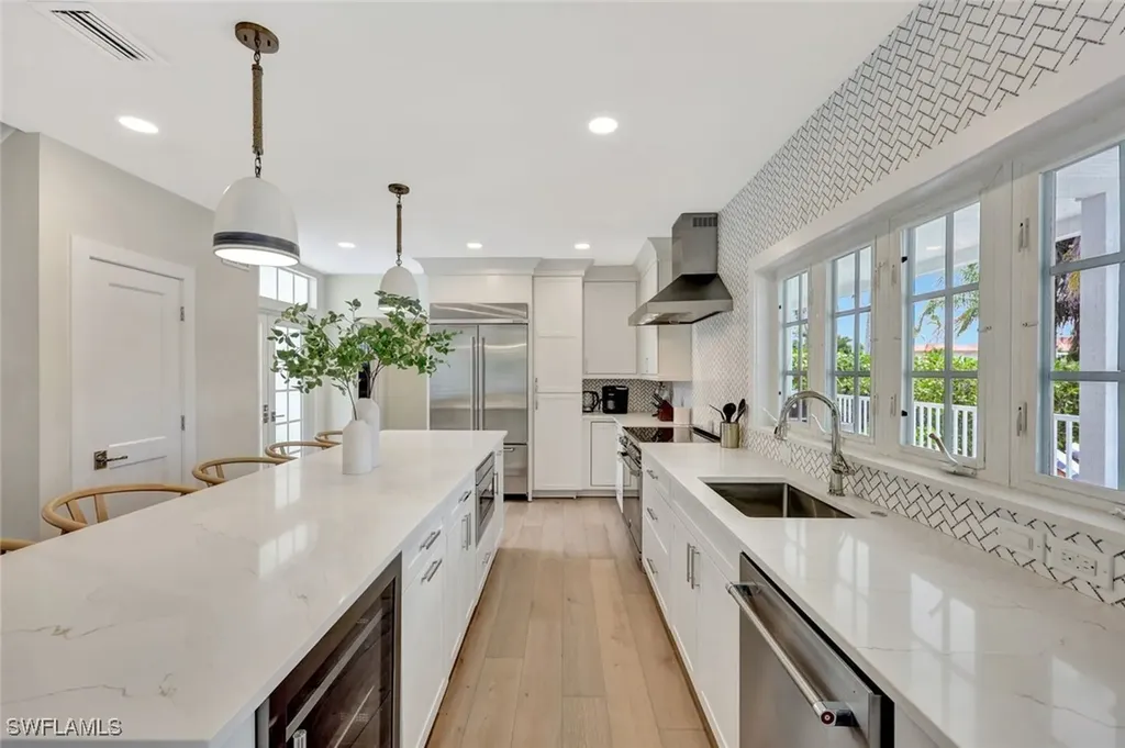 1500 Pelican Avenue Naples FL 34102