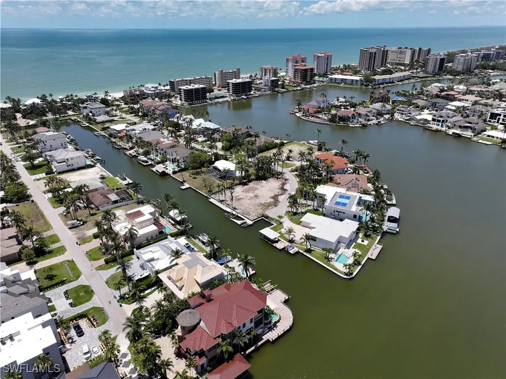 230 Seabreeze Avenue Naples FL 34108