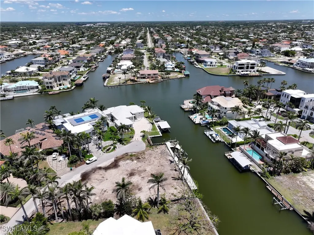 230 Seabreeze Avenue Naples FL 34108