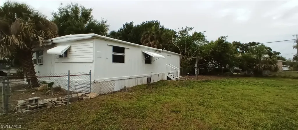 771 Avenue E NW Moore Haven FL 33471