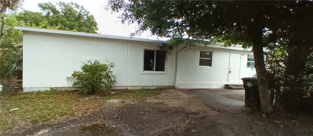 771 Avenue E NW Moore Haven FL 33471