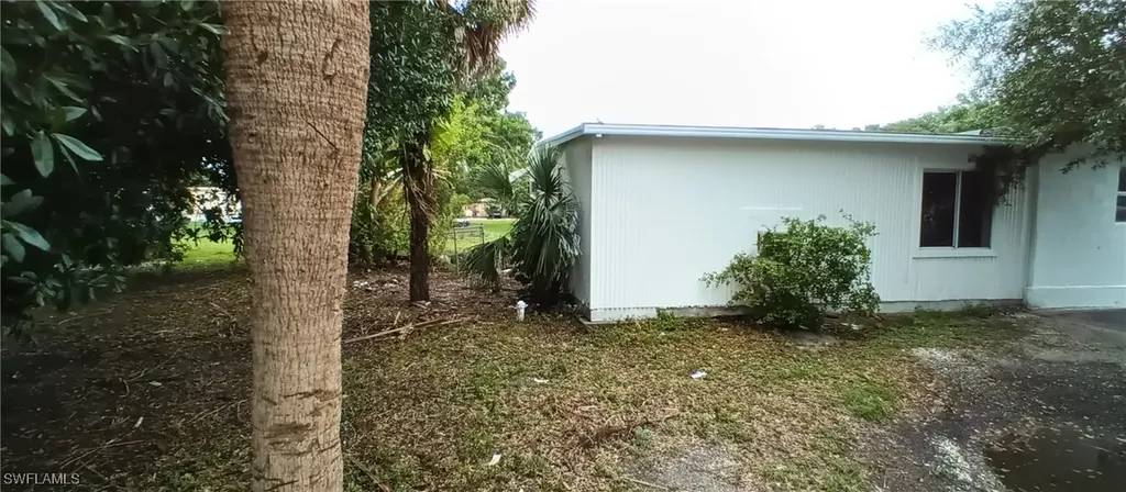 771 Avenue E NW Moore Haven FL 33471