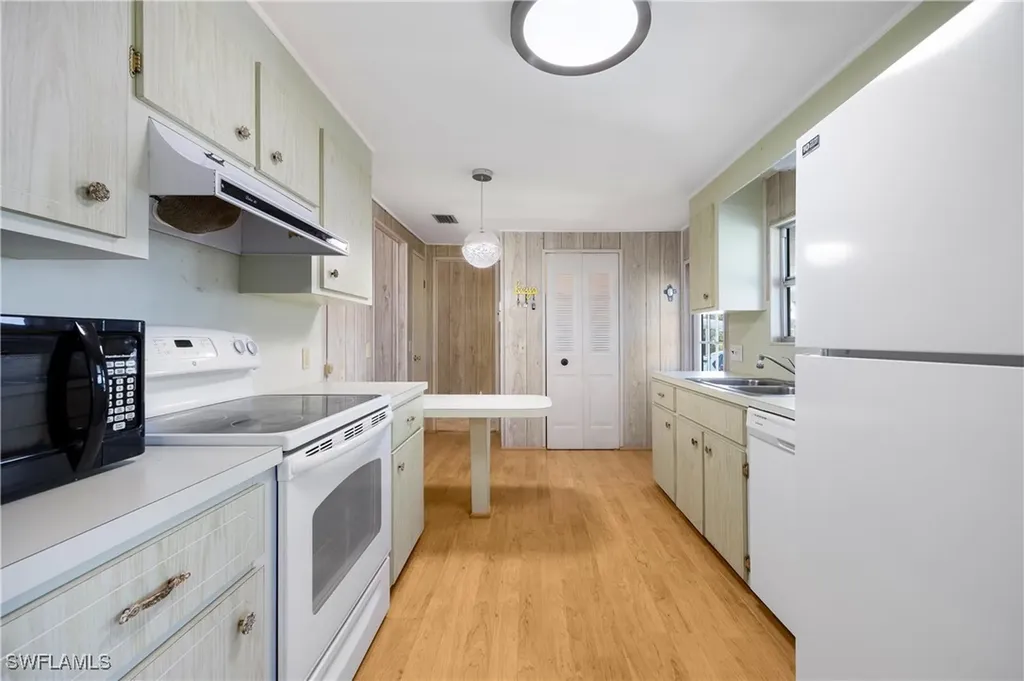 208 Nicklaus Boulevard North Fort Myers FL 33903