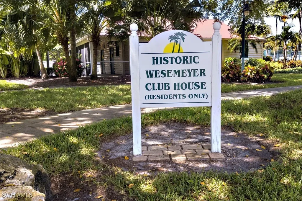 12593 Coconut Creek Court Fort Myers FL 33908