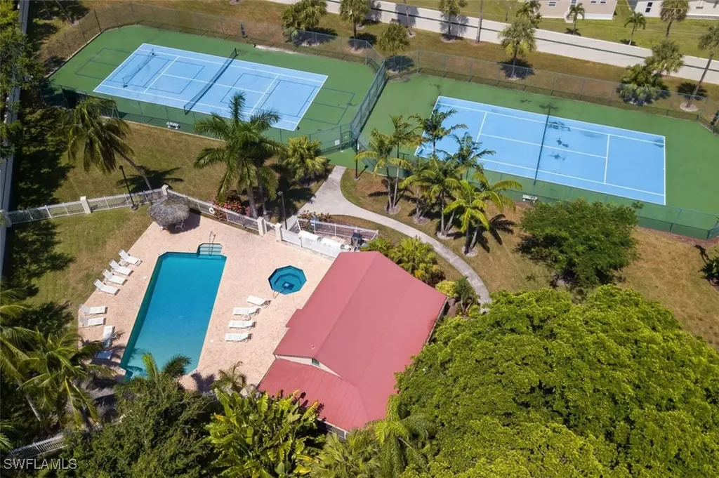 12593 Coconut Creek Court Fort Myers FL 33908