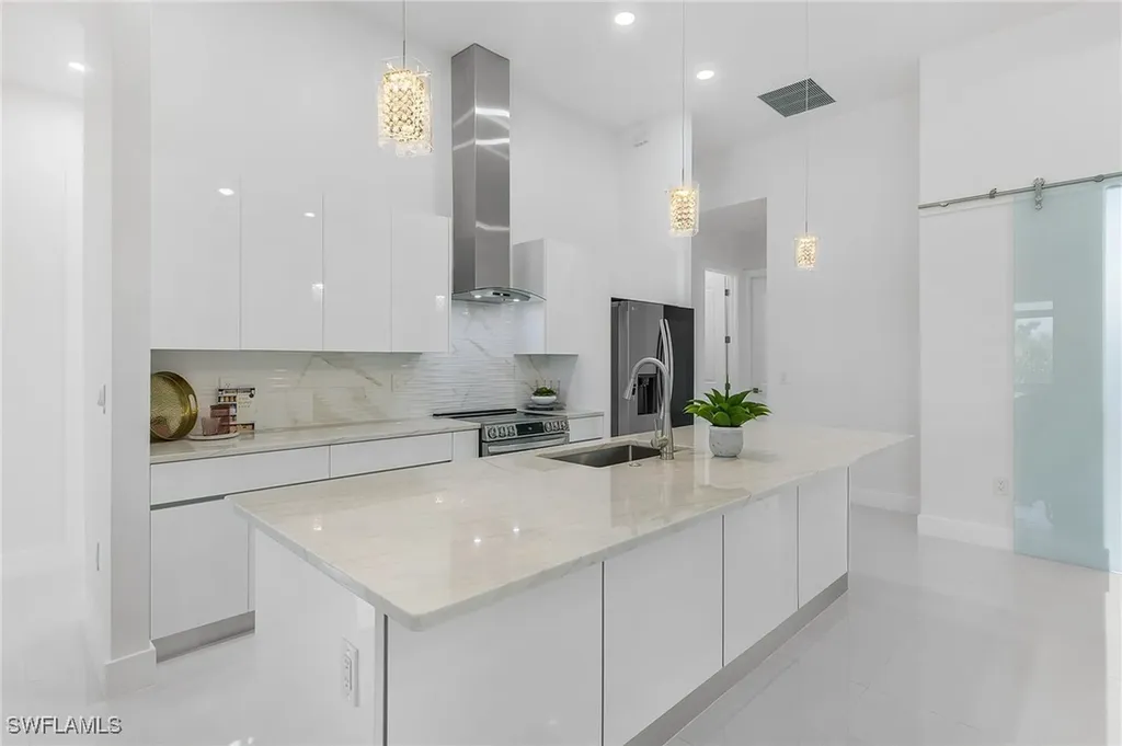 1625 NE 5th Terrace Cape Coral FL 33909