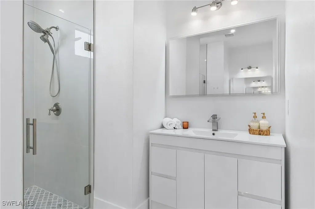 1625 NE 5th Terrace Cape Coral FL 33909