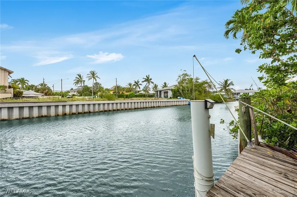 3261 Lakeview Drive Naples FL 34112