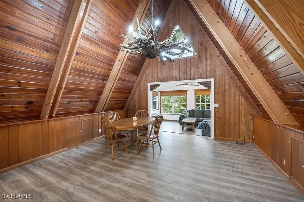 3261 Lakeview Drive Naples FL 34112