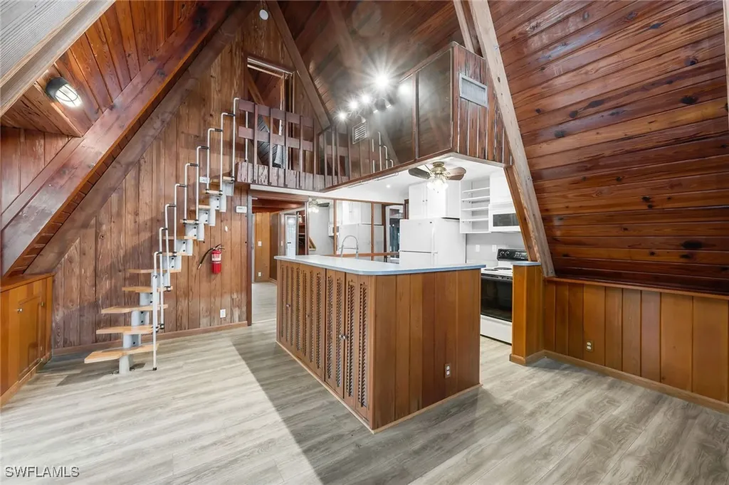 3261 Lakeview Drive Naples FL 34112