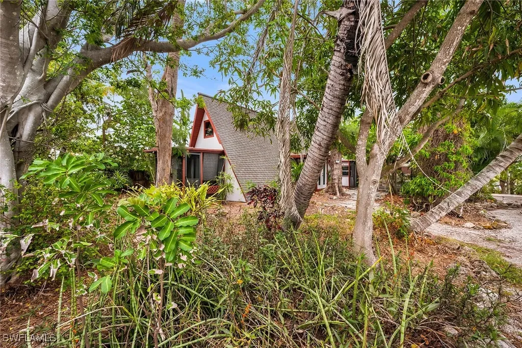 3261 Lakeview Drive Naples FL 34112