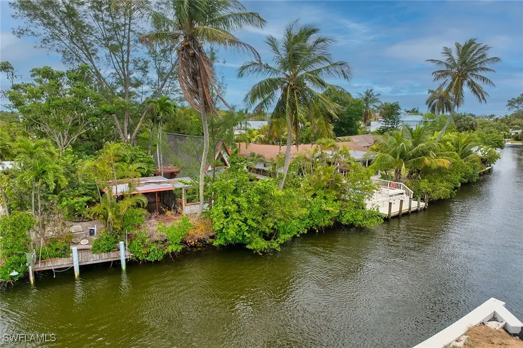 3261 Lakeview Drive Naples FL 34112