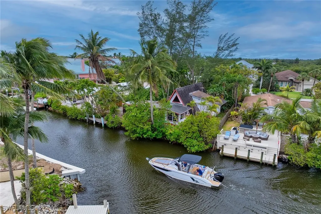 3261 Lakeview Drive Naples FL 34112