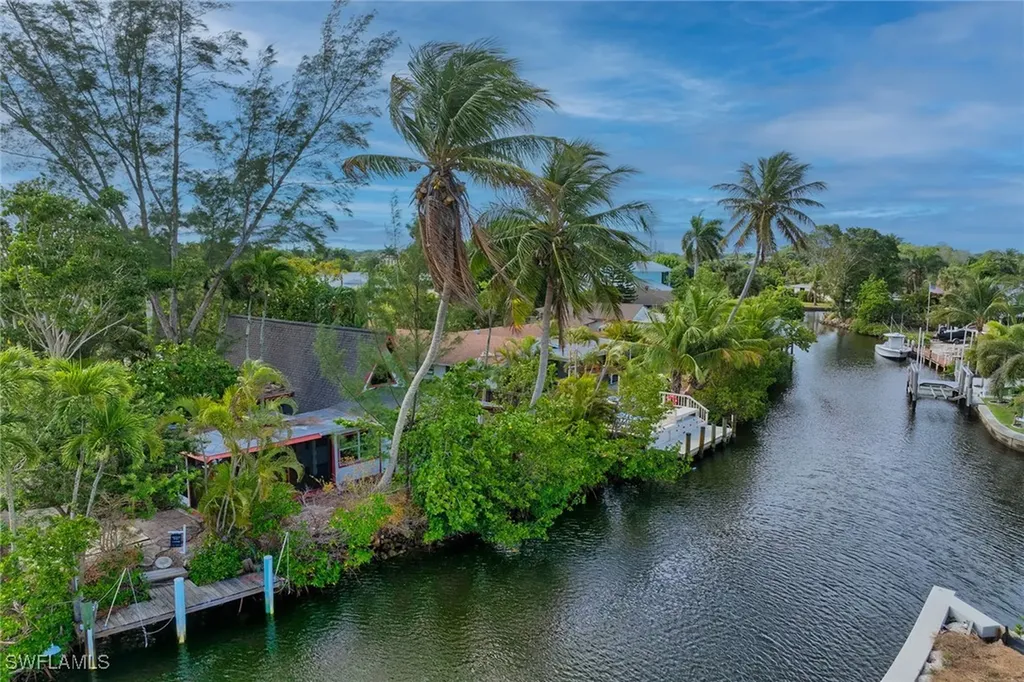 3261 Lakeview Drive Naples FL 34112