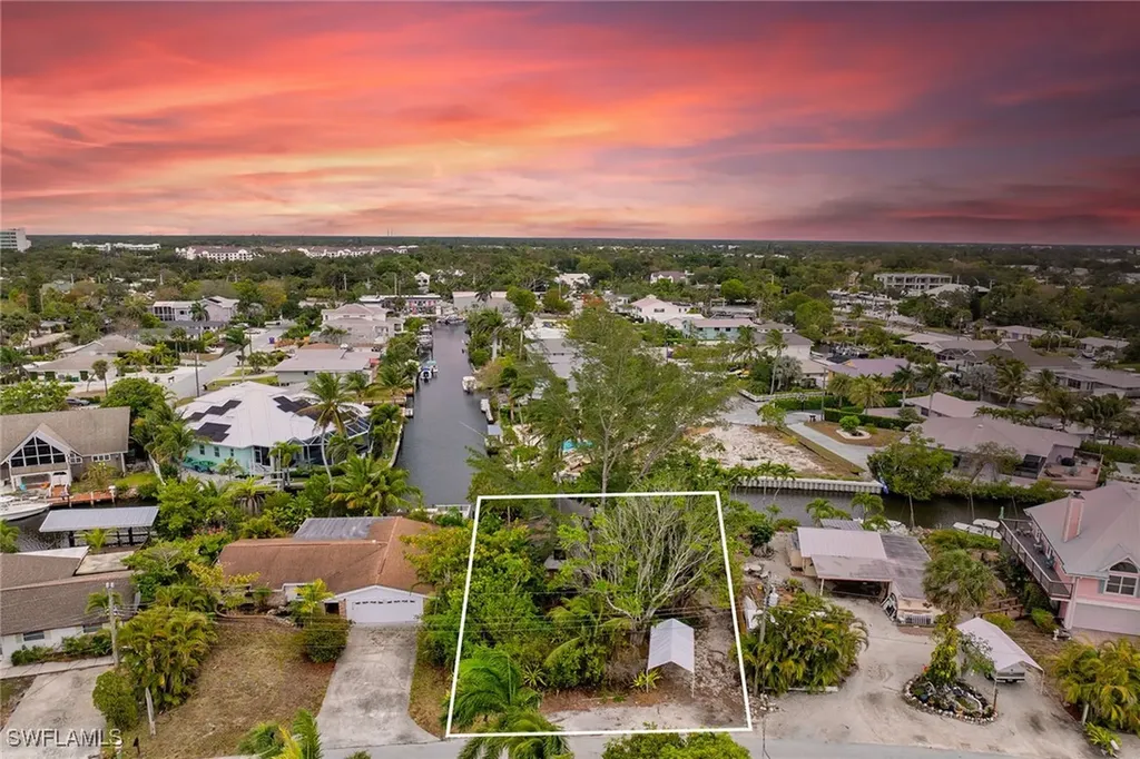 3261 Lakeview Drive Naples FL 34112