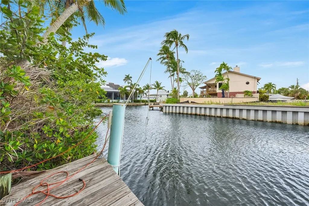 3261 Lakeview Drive Naples FL 34112