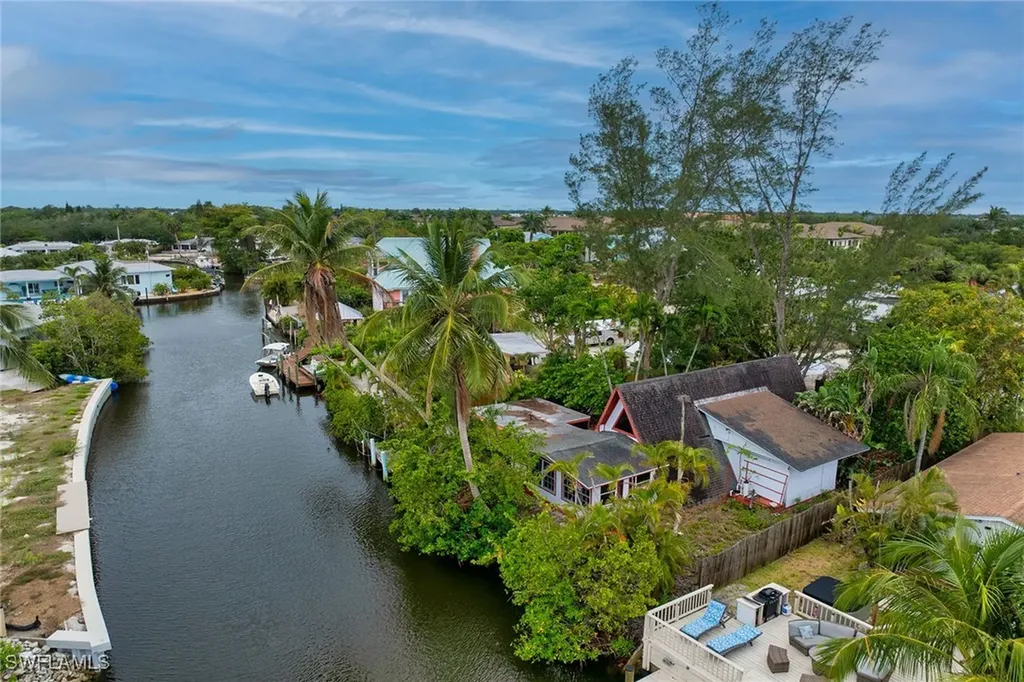 3261 Lakeview Drive Naples FL 34112
