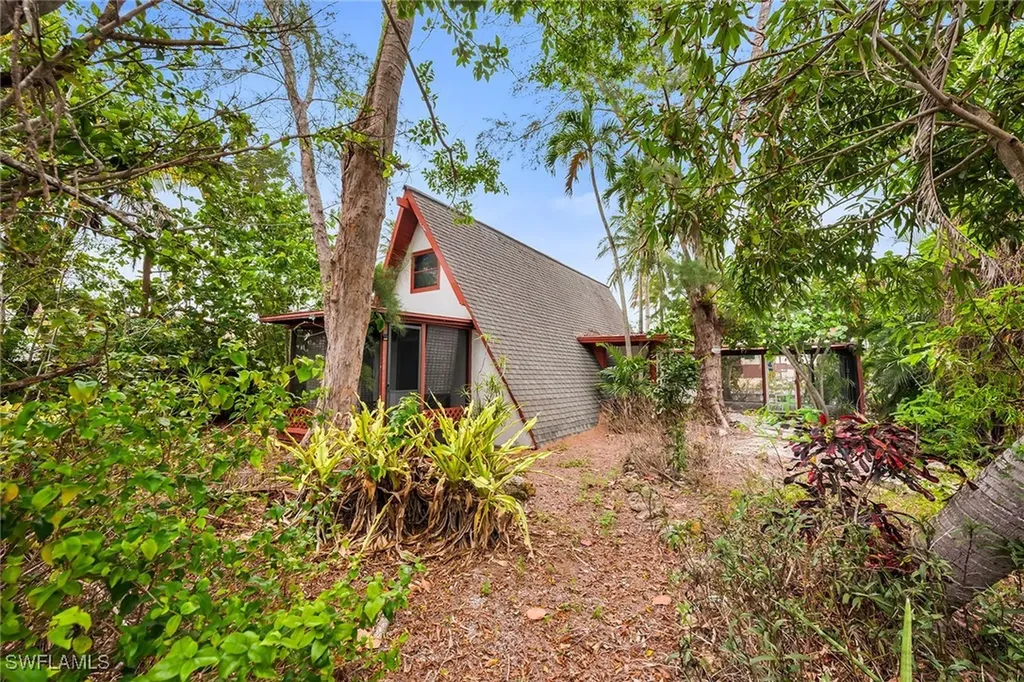 3261 Lakeview Drive Naples FL 34112